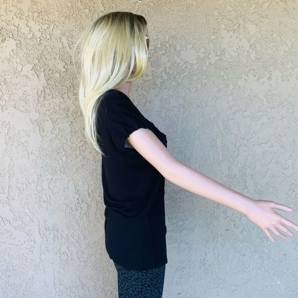 2/$20 MICHAEL Michael KORS Black Stretch Scoop Neck Tee - Picture 4 of 6